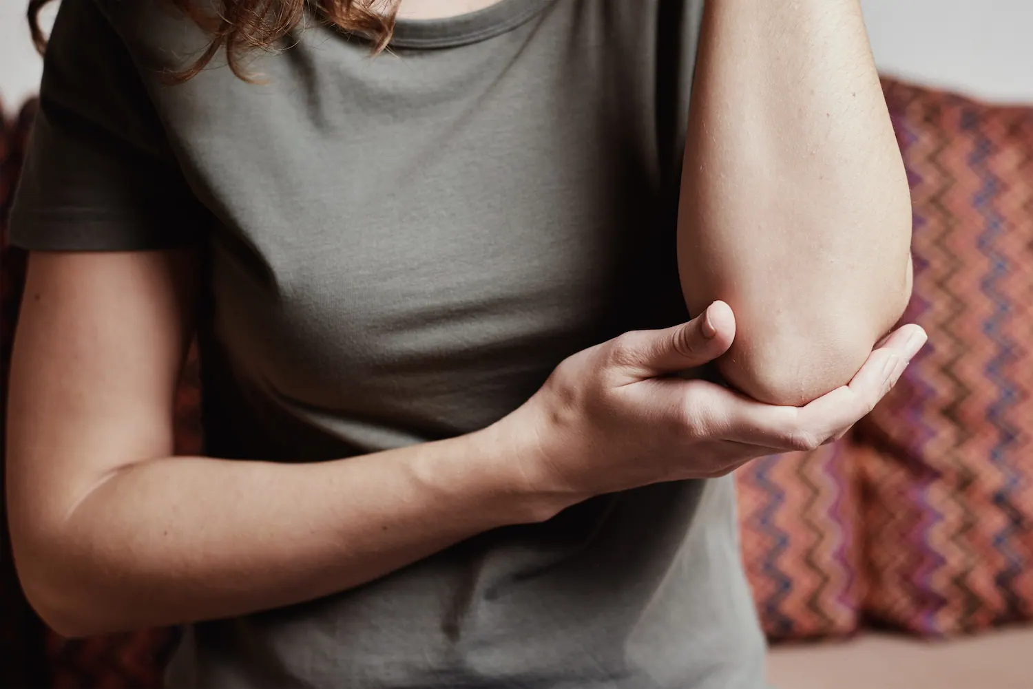 Chiropractor for elbow pain