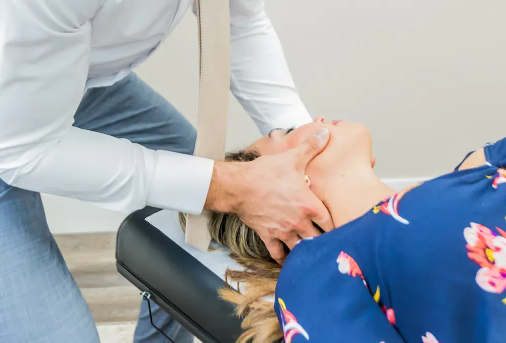 Chiropractor whiplash neck treatment