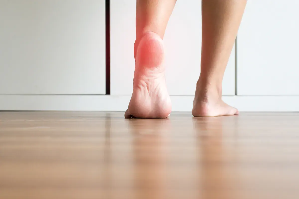 Plantar fasciitis heel pain walking