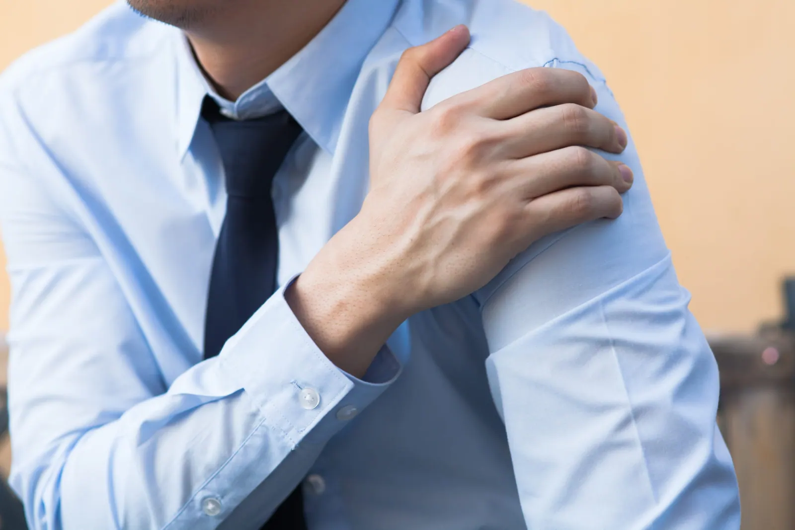 Rotator cuff shoulder strain office worker