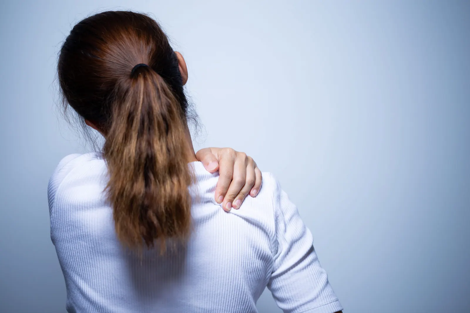 Shoulder injury rotator cuff pain relief